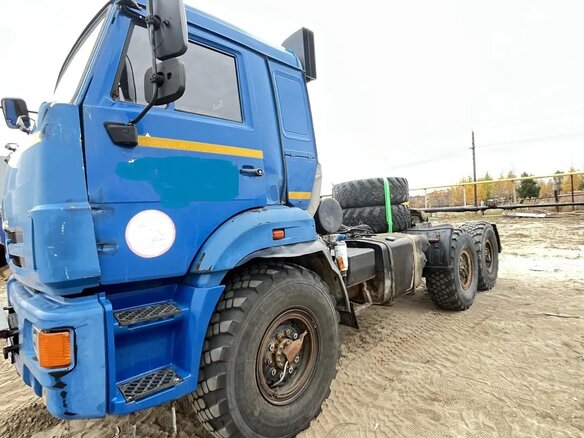 2012 КамАЗ 44108, синий, 1000000 рублей