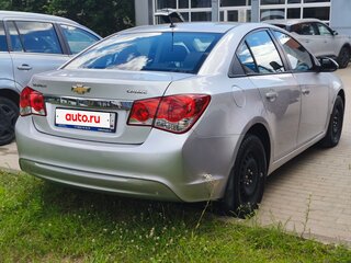 2013 Chevrolet Cruze I Рестайлинг, серебристый, 625000 рублей, вид 2