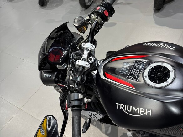 2019 Triumph Street Triple, чёрный, 755000 рублей - вид 12