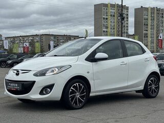 2011 Mazda 2 II Рестайлинг (DE2), белый, 799000 рублей, вид 4