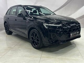2025 Audi Q7 45 TFSI II (4M) Рестайлинг 2, чёрный, 9999000 рублей, вид 3