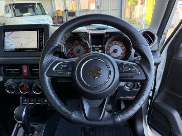 2022 Suzuki Jimny Sierra IV, белый - вид 10