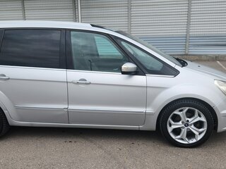 2014 Ford Galaxy II Рестайлинг, серебристый, 1210000 рублей, вид 4