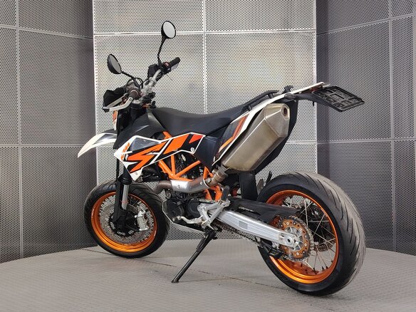 2015 KTM 690 SMC, белый, 627000 рублей - вид 5