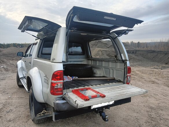 2014 Toyota Hilux Arctic Trucks AT38 VII Рестайлинг, серый, 3200000 рублей - вид 5