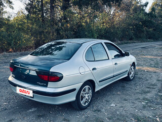 2001 Renault Megane I Рестайлинг, серебристый, 249000 рублей, вид 2