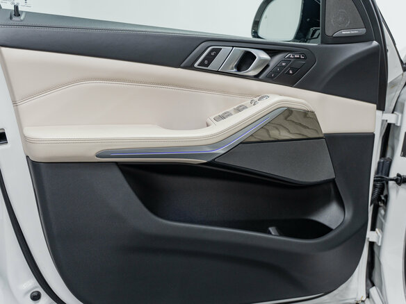 2023 BMW X7 40d I (G07) Рестайлинг, белый, 11590000 рублей - вид 33