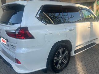 2017 Lexus LX 450d III Рестайлинг 2, белый, 7990000 рублей, вид 3