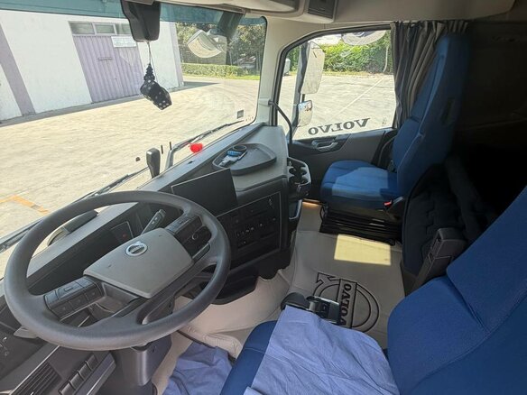 2023 Volvo FH, серебристый - вид 6