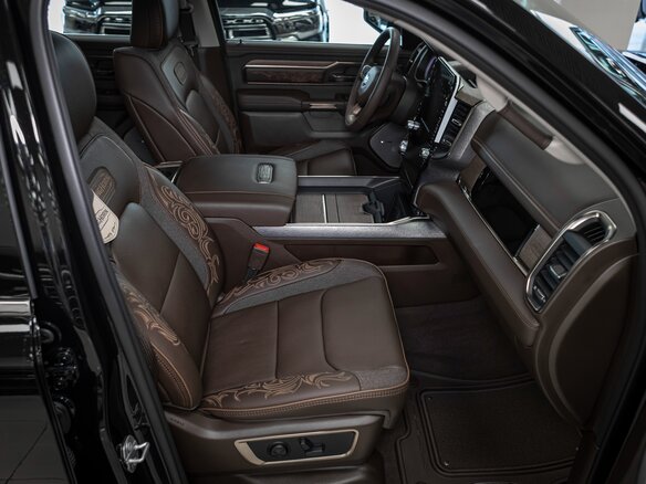 2026 Ram 1500 Crew Cab V Рестайлинг, чёрный - вид 25