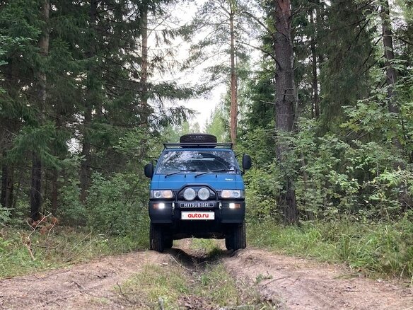 1989 Mitsubishi Delica III, синий, 600000 рублей - вид 12