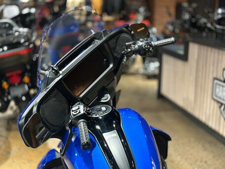 2025 Harley-Davidson Street Glide Ultra, синий, 4150000 рублей, вид 4