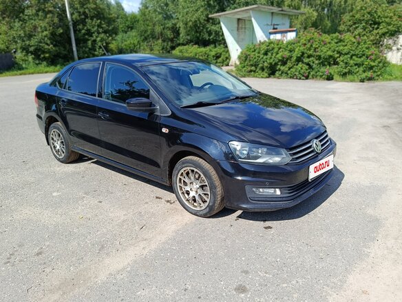 2017 Volkswagen Polo V Рестайлинг, чёрный - вид 1