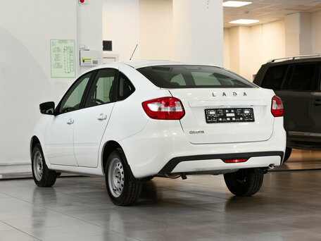 2026 Lada (ВАЗ) Granta I Рестайлинг, белый, 1200000 рублей, вид 4