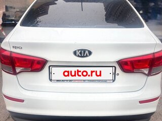 2015 Kia Rio III Рестайлинг, белый, 1110000 рублей, вид 2