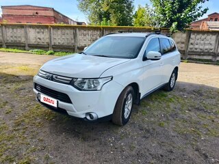 2013 Mitsubishi Outlander III, белый, 1150000 рублей, вид 1