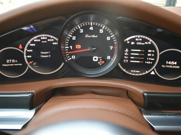 2018 Porsche Panamera Turbo II, фиолетовый, 7450000 рублей - вид 34