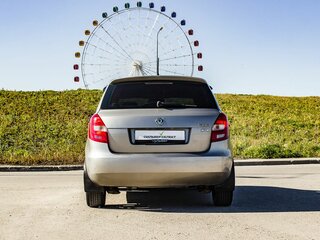 2012 Skoda Fabia II Рестайлинг, серый, 550000 рублей, вид 4