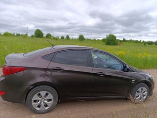 2015 Hyundai Solaris I Рестайлинг, коричневый, 859000 рублей, вид 4