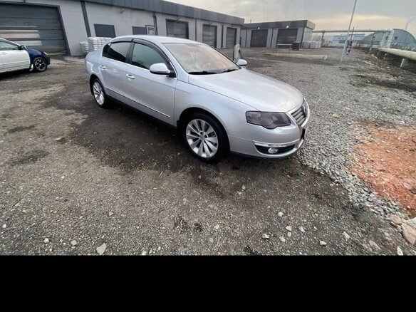2010 Volkswagen Passat B6, серебристый, 700000 рублей - вид 12