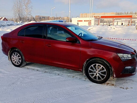 2022 Skoda Rapid II, красный, 1930000 рублей - вид 3