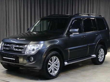 2012 Mitsubishi Pajero IV Рестайлинг 1, серый, 1749000 рублей, вид 1