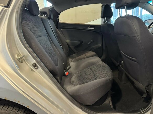 2014 Hyundai Solaris I Рестайлинг, серебристый - вид 13