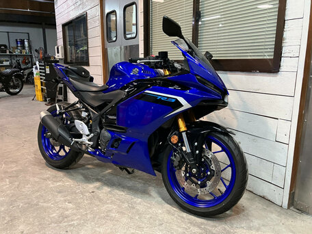 2025 Yamaha YZF-R3, синий, 639000 рублей, вид 4