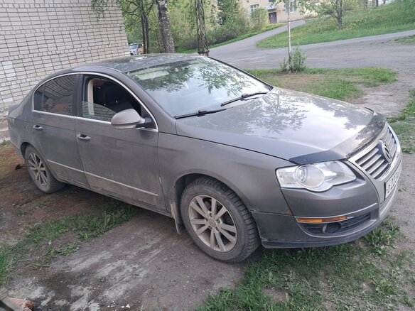 2005 Volkswagen Passat B6, серый, 390000 рублей - вид 2
