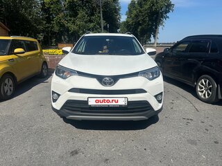 2017 Toyota RAV4 IV (XA40) Рестайлинг, белый, 2300000 рублей, вид 2