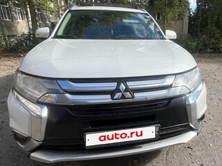 2015 Mitsubishi Outlander III Рестайлинг 2, белый, 1350000 рублей, вид 1