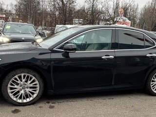 2018 Toyota Camry VIII (XV70), чёрный, 3350000 рублей, вид 4