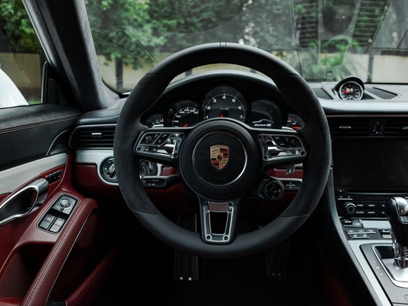 2016 Porsche 911 Carrera 4S VII (991) Рестайлинг, белый, 8049000 рублей - вид 35