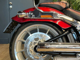 2023 Harley-Davidson Fat Boy, красный, 3550000 рублей, вид 4