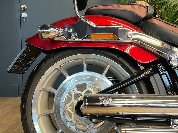 2023 Harley-Davidson Fat Boy, красный, 3550000 рублей - вид 3