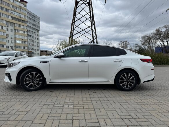 2019 Kia Optima IV Рестайлинг, белый, 2300000 рублей - вид 9