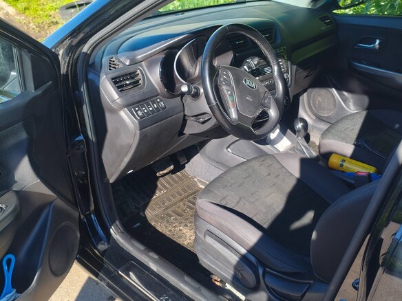 2015 Kia Rio III Рестайлинг, чёрный, 1100000 рублей - вид 8