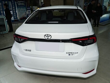 2026 Toyota Corolla XII (E210) Рестайлинг 2, белый, 2200000 рублей, вид 5