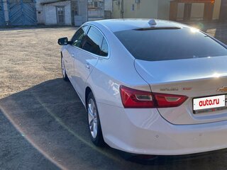 2017 Chevrolet Malibu IX, белый, 1300000 рублей, вид 4