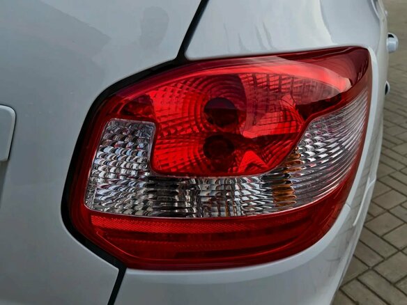2024 Lada (ВАЗ) Granta I Рестайлинг, белый, 929900 рублей - вид 10