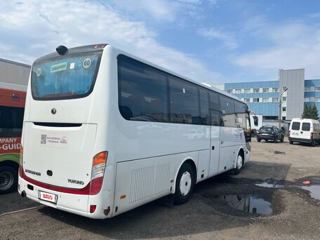 2019 Yutong ZK6938HB9, белый, 6700000 рублей, вид 3