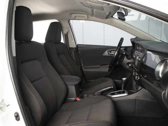 2015 Toyota Auris II, белый, 1419000 рублей - вид 6