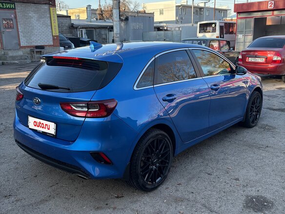 2019 Kia Ceed III, синий, 1950000 рублей - вид 4