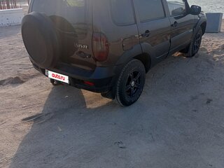 2011 Chevrolet Niva I Рестайлинг, коричневый, 500000 рублей, вид 4
