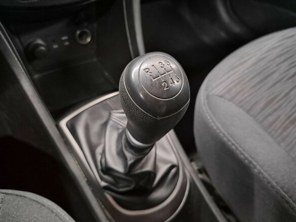 2015 Hyundai Solaris I Рестайлинг, оранжевый - вид 12