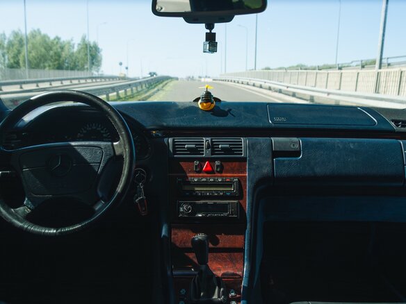 1996 Mercedes-Benz E-Класс 200 II (W210, S210), серебристый, 250000 рублей - вид 5