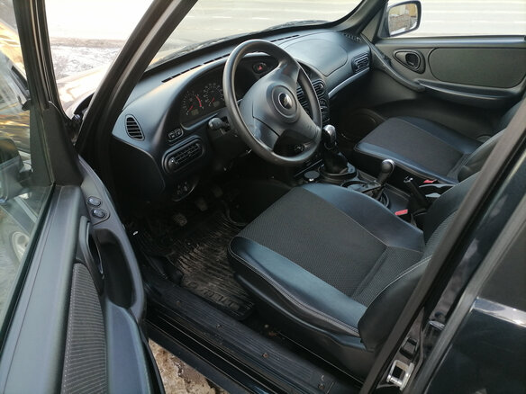 2013 Chevrolet Niva I Рестайлинг, чёрный, 748000 рублей - вид 6