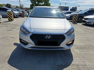 2020 Hyundai Solaris II Рестайлинг, серебристый, 860000 рублей, вид 3