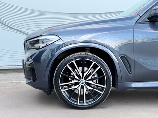 2020 BMW X5 30d IV (G05/G18), серый, 6100000 рублей, вид 2