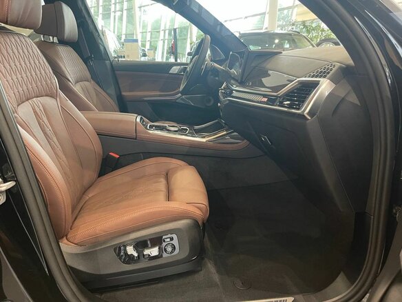 2026 BMW X7 M60i I (G07) Рестайлинг, чёрный, 22200000 рублей - вид 12
